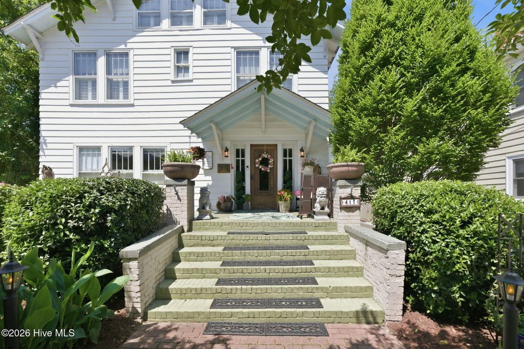 Photo of 411 George Street, New Bern, NC 28560 (MLS # 100576250)