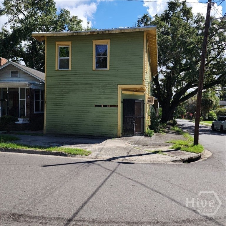 651 W 41st Street W