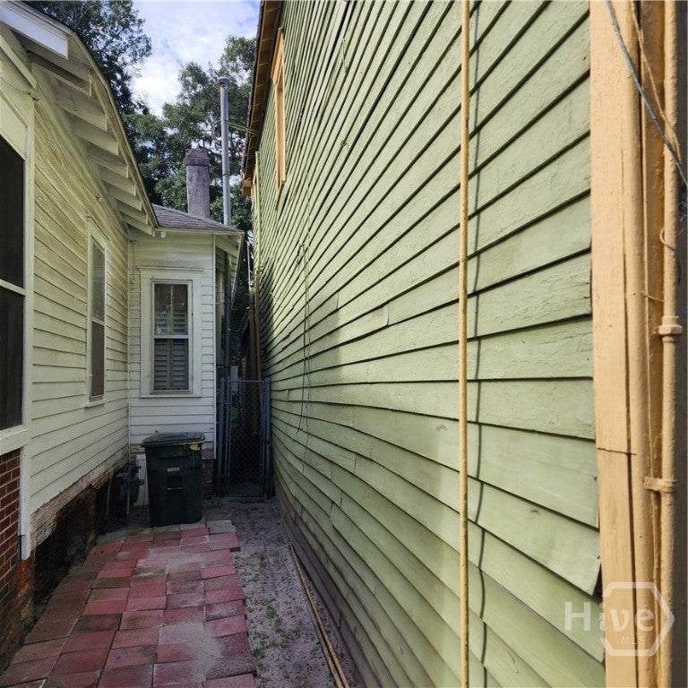 651 W 41st Street W
