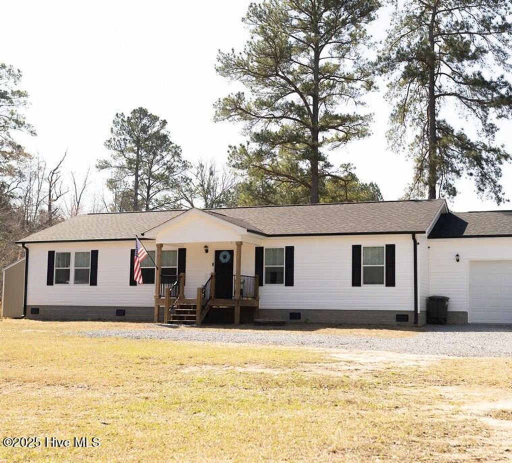 Photo of 195 Creek Bend Drive, Vass, NC 28394 (MLS # 100544708)