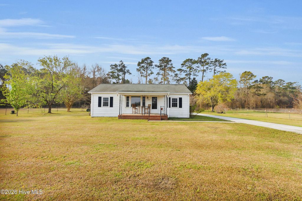 Photo of 2457 White Oak River Road, Maysville, NC 28555 (MLS # 100562056)