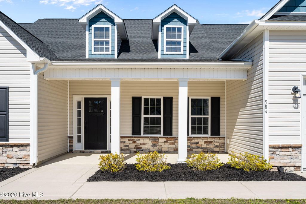 Photo of 584 White Shoal Way, Sneads Ferry, NC 28460 (MLS # 100561720)