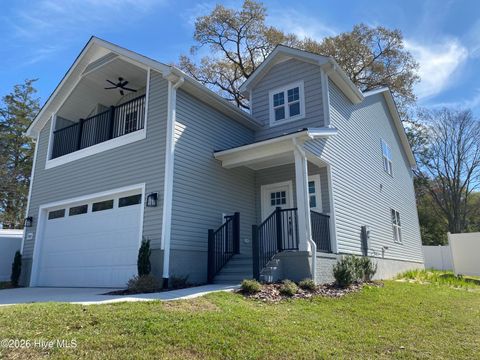 Homes For Sale - 504 Lakeshore Drive<br/> Aberdeen, NC 28315