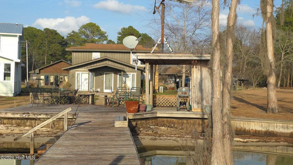 Photo of 1136 White Lake Drive, Elizabethtown, NC 28337 (MLS # 100557874)