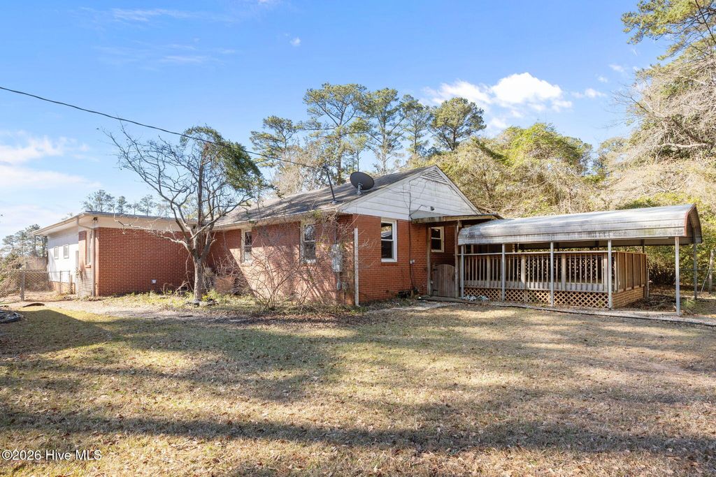 Photo of 2001 Watson Avenue, Newport, NC 28570 (MLS # 100555513)