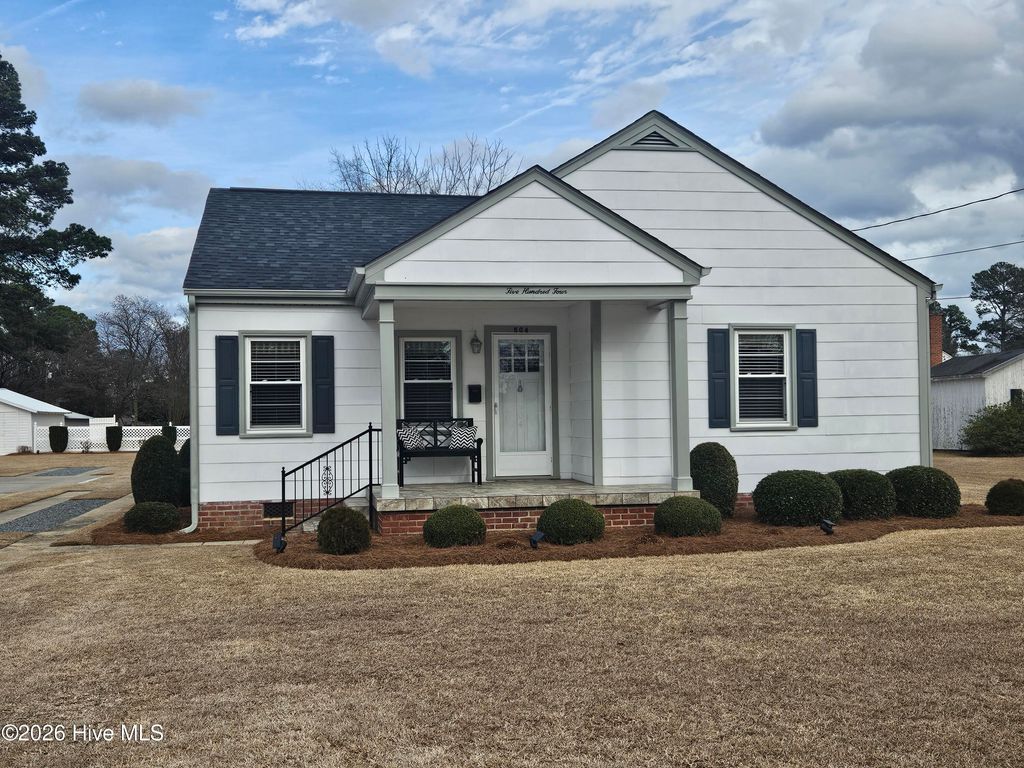 Photo of 504 Stewart Avenue, Clinton, NC 28328 (MLS # 100556271)