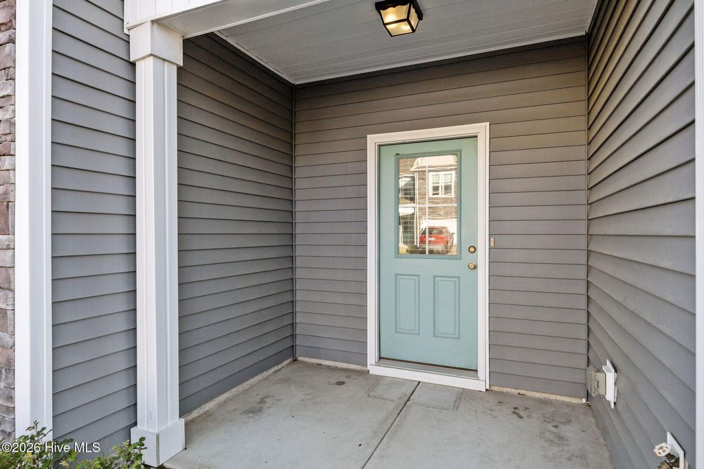 Photo of 302 S Stingray Lane, Sneads Ferry, NC 28460 (MLS # 100565324)