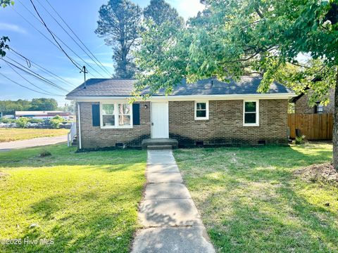 Photo of 801 Crawford Street S, Wilson, NC 27893 (MLS # 100571350)