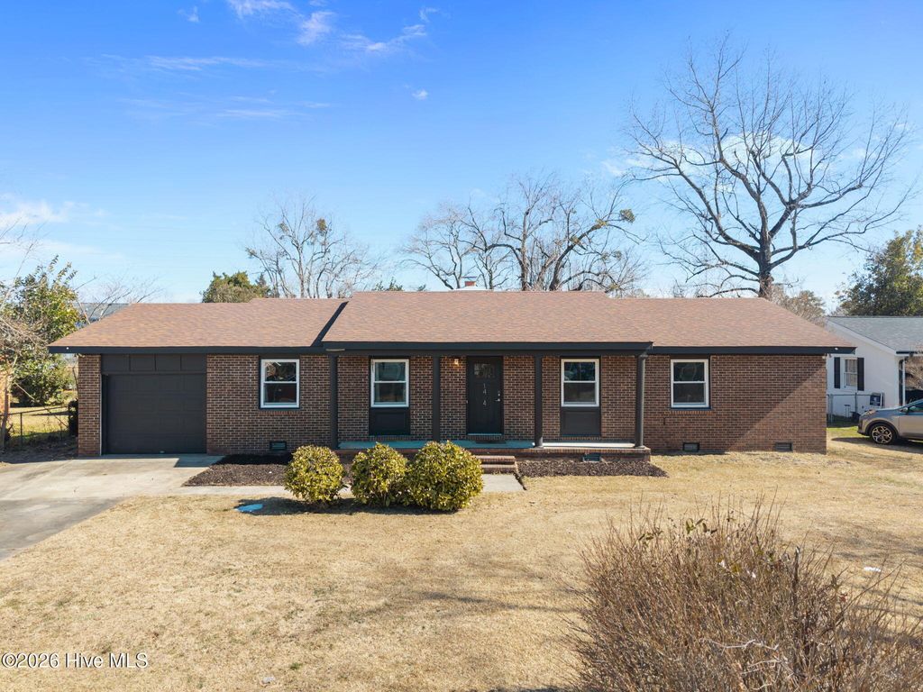 Photo of 1414 Davis Street, Jacksonville, NC 28540 (MLS # 100553623)