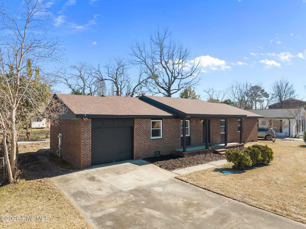 Photo of 1414 Davis Street, Jacksonville, NC 28540 (MLS # 100553623)