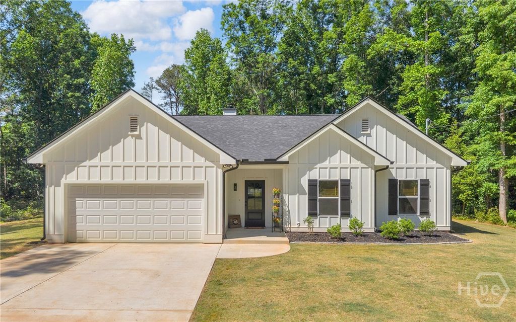 Photo of 69 Farm Lane, Royston, GA 30662 (MLS # CL356993)