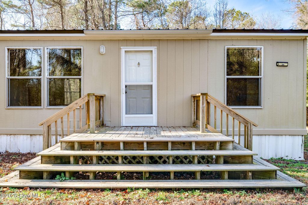 Photo of 1003 Old Mill Road, Wallace, NC 28466 (MLS # 100549524)