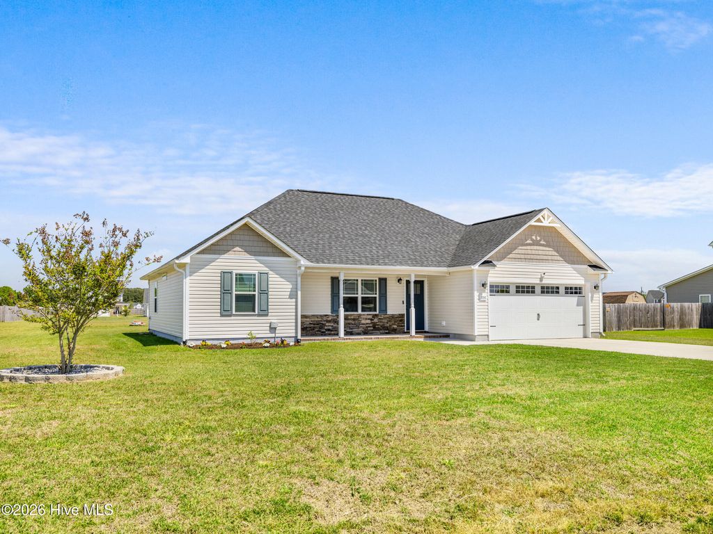 Photo of 108 Woodwater Drive, Richlands, NC 28574 (MLS # 100569588)