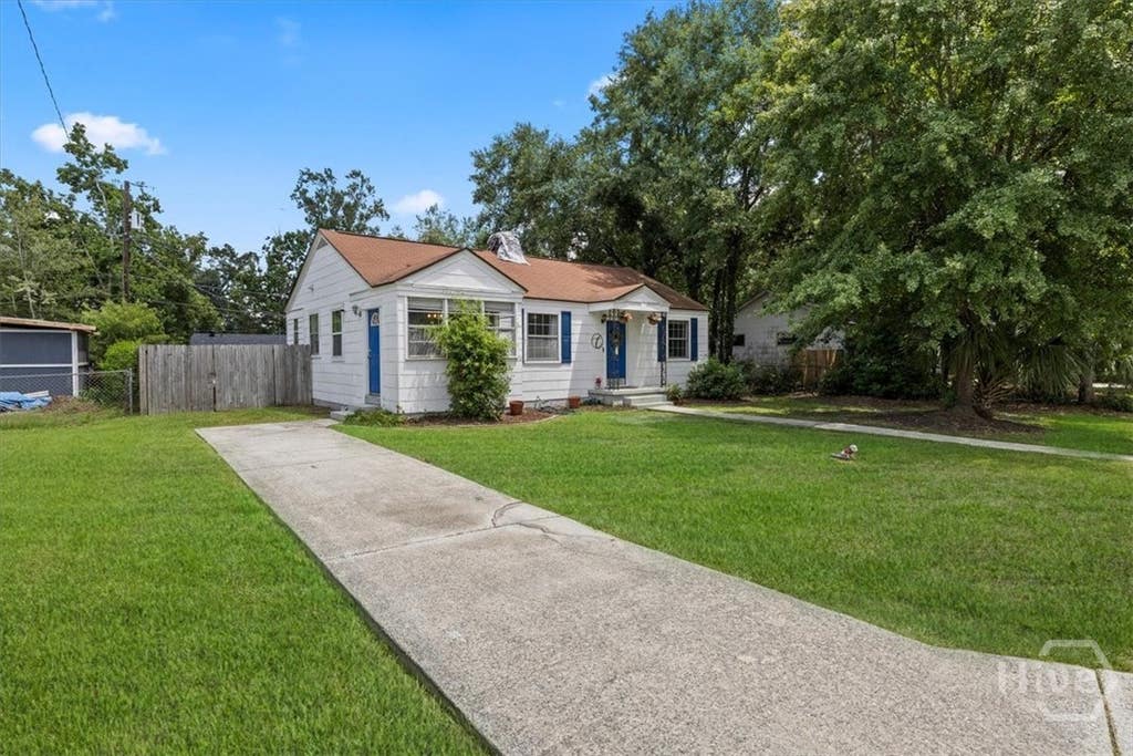 Photo of 410 Pinehurst Place, Port Wentworth, GA 31407 (MLS # SA362345)