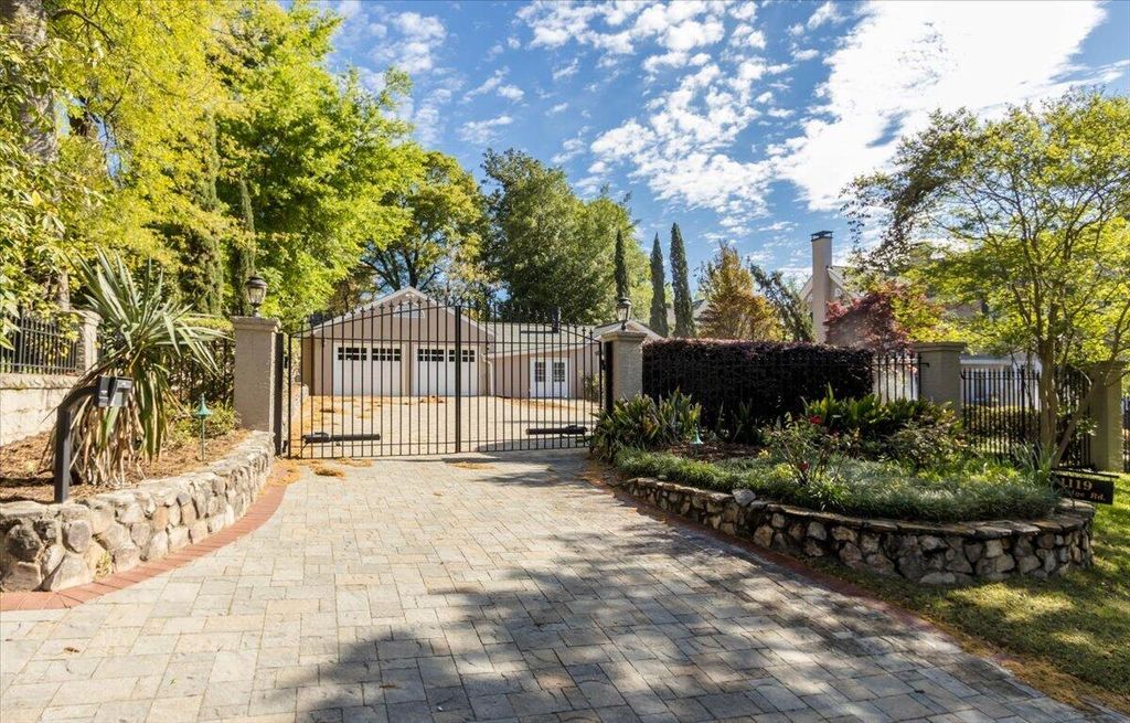 Photo of 1119 Milledge Road, Augusta, GA 30904 (MLS # 554071)