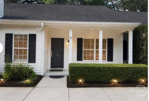 Townhouse For Sale - 5 Kingslan Court<br/> Savannah, GA 31419