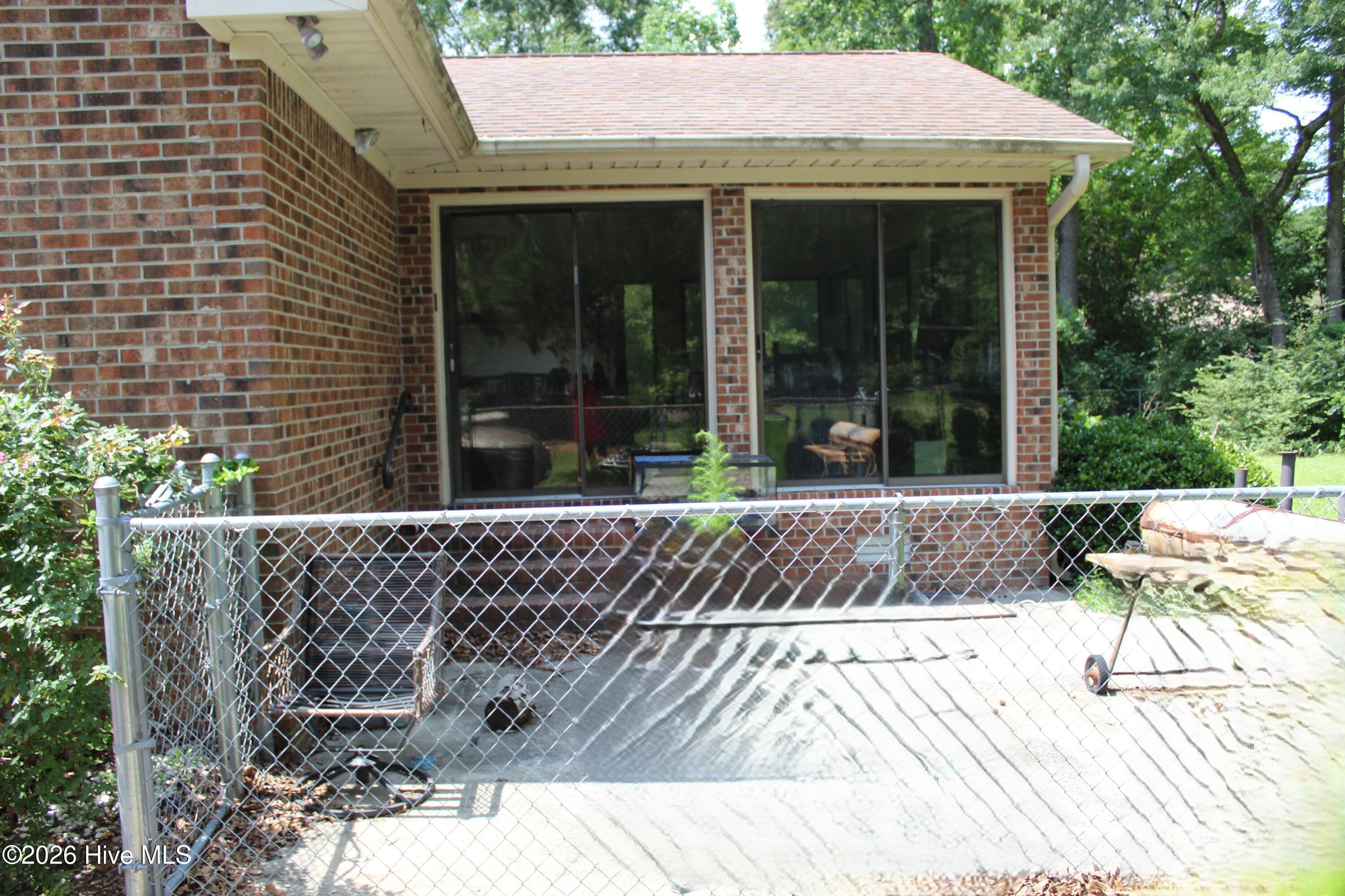 1412 Oxford Lane