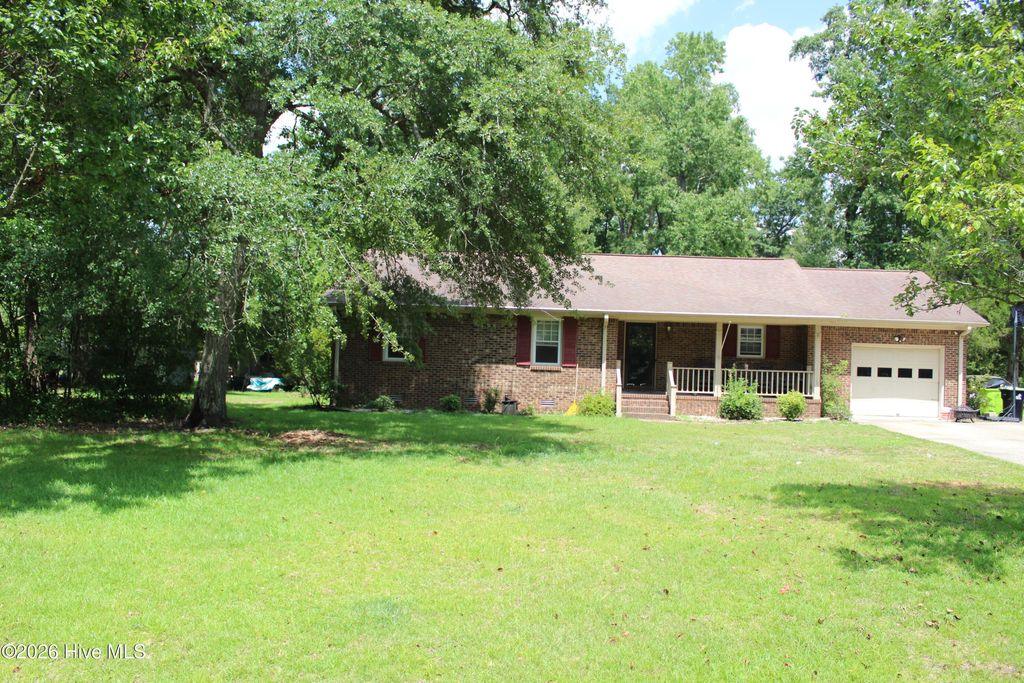 Photo of 1412 Oxford Lane, New Bern, NC 28562 (MLS # 100589213)