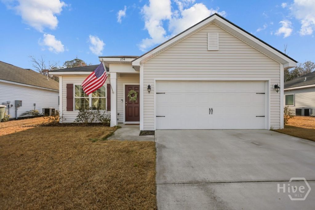 Photo of 254 Brightleaf Circle, Hinesville, GA 31313 (MLS # SA354040)