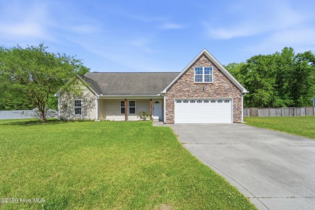 Photo of 225 Blue Creek Farms Drive, Jacksonville, NC 28540 (MLS # 100568170)