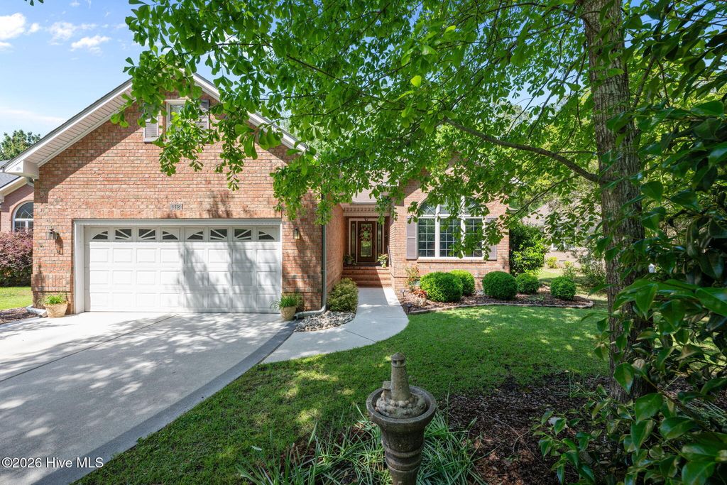 Photo of 112 Southern Hills Drive, New Bern, NC 28562 (MLS # 100569584)