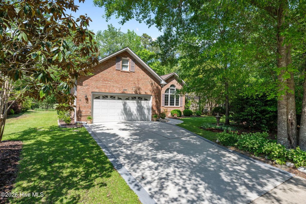 Photo of 112 Southern Hills Drive, New Bern, NC 28562 (MLS # 100569584)