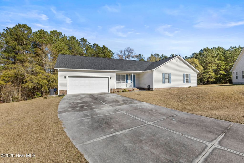 Photo of 108 White Stone Court, Jacksonville, NC 28546 (MLS # 100545321)