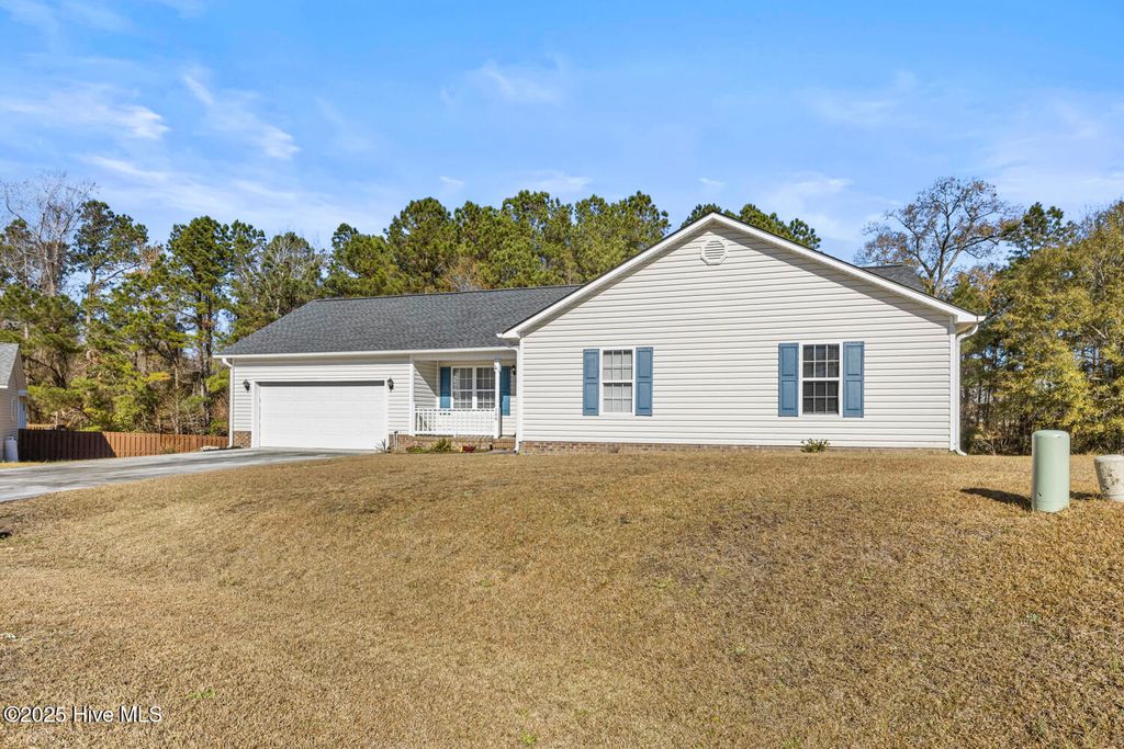 Photo of 108 White Stone Court, Jacksonville, NC 28546 (MLS # 100545321)