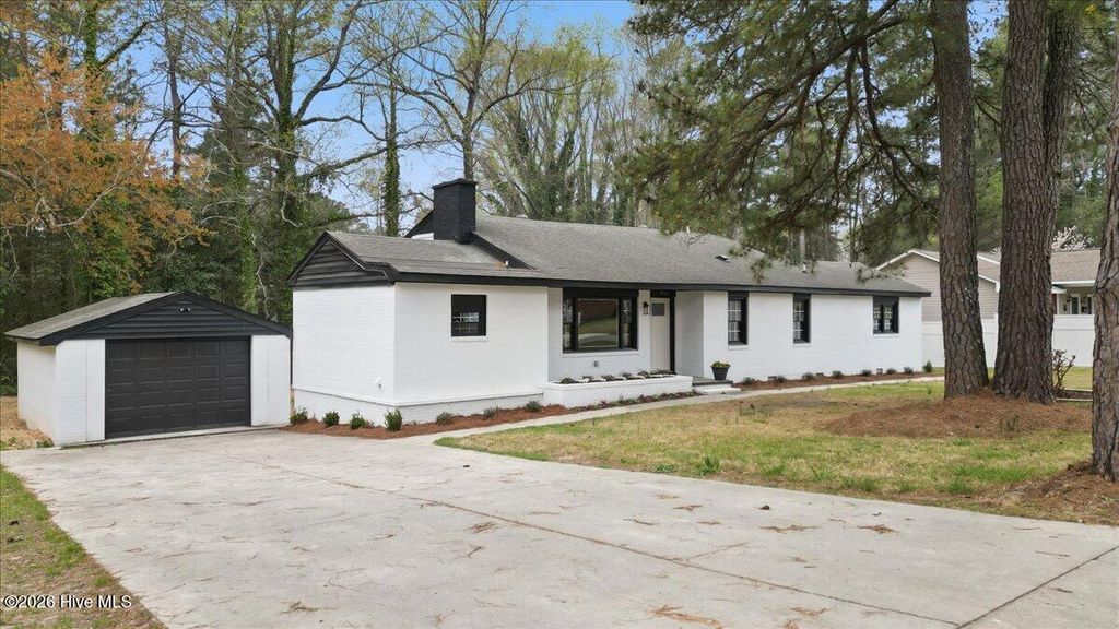 Photo of 1914 Crescent Drive, Rockingham, NC 28379 (MLS # 100562035)