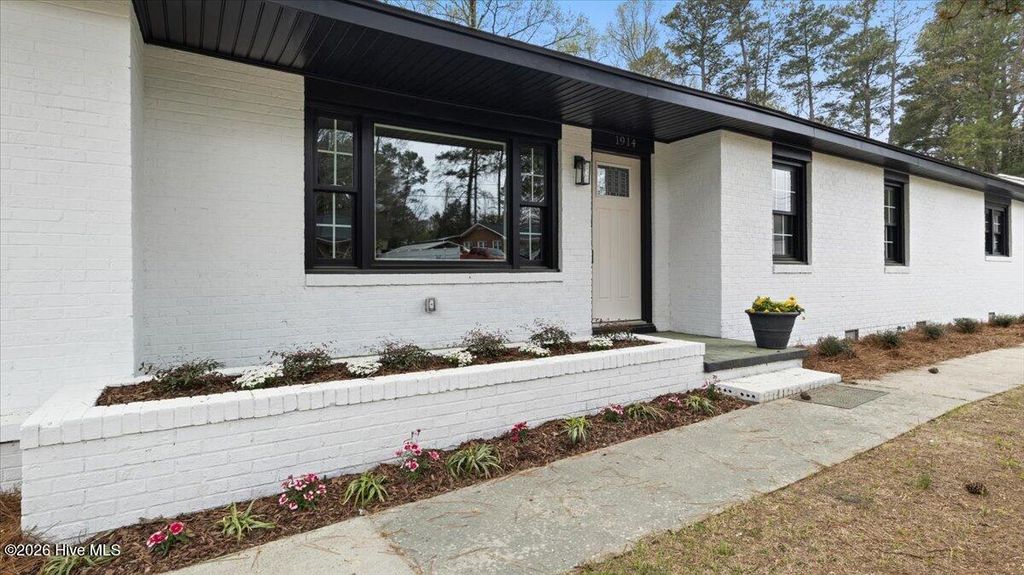 Photo of 1914 Crescent Drive, Rockingham, NC 28379 (MLS # 100562035)