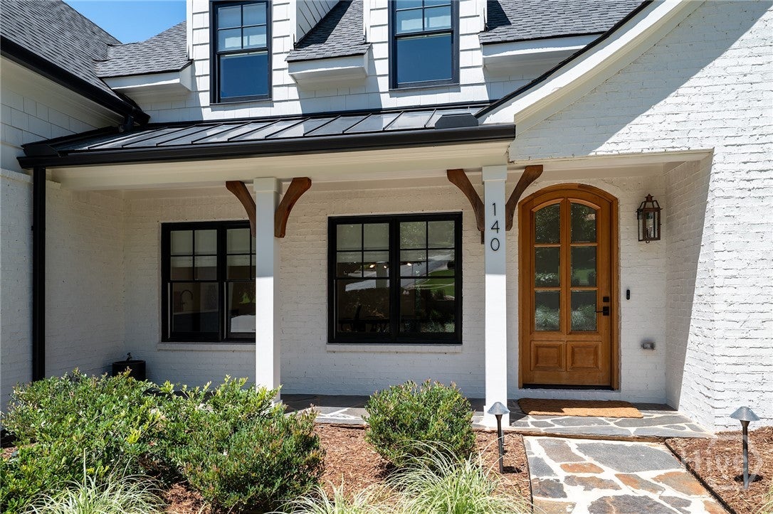 140 Meadowview Road