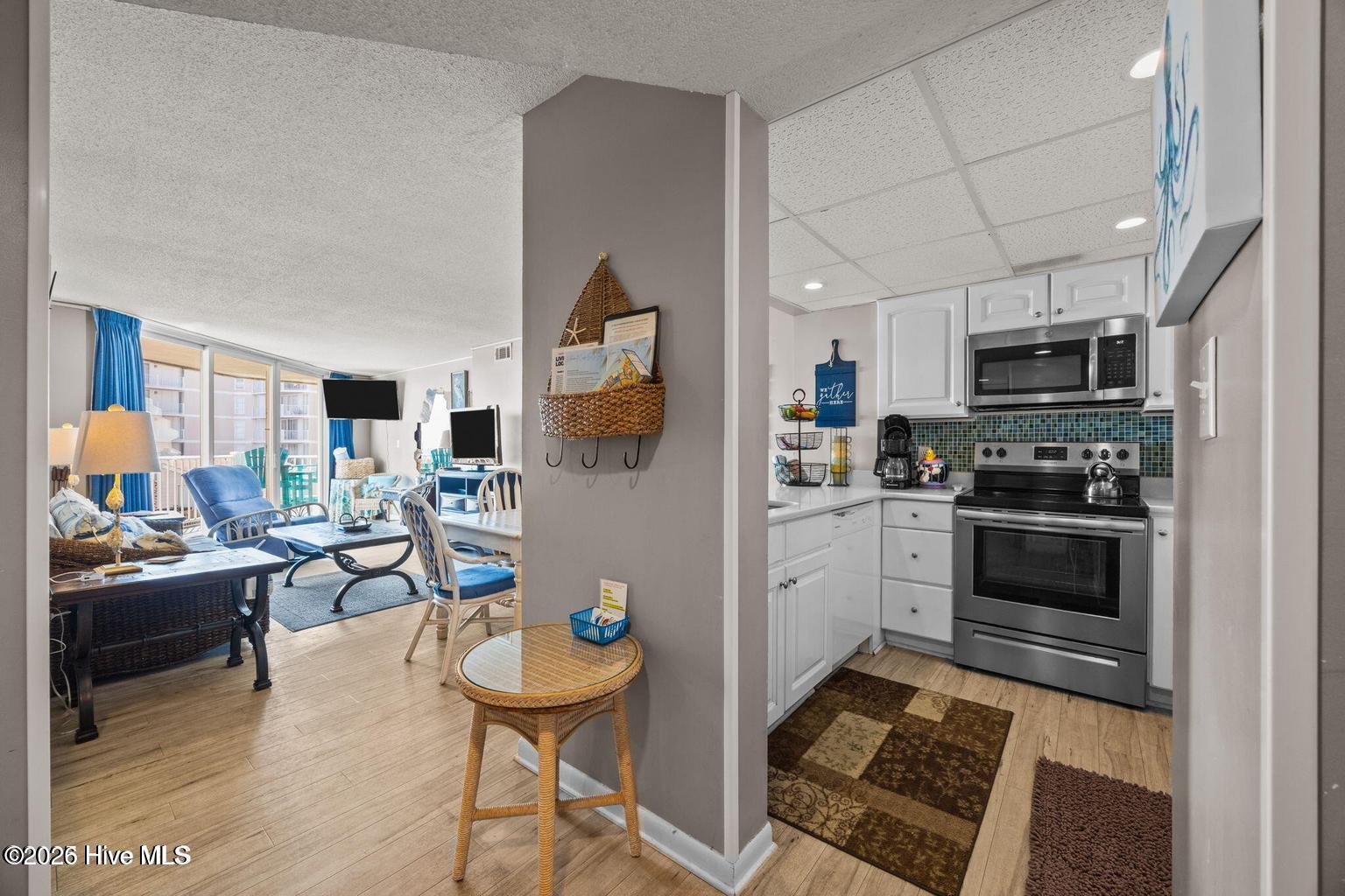 2000 New River Inlet Road 3302