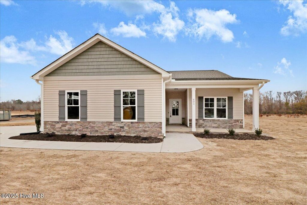 Photo of 401 Creeks Edge Drive, Pikeville, NC 27863 (MLS # 100534985)