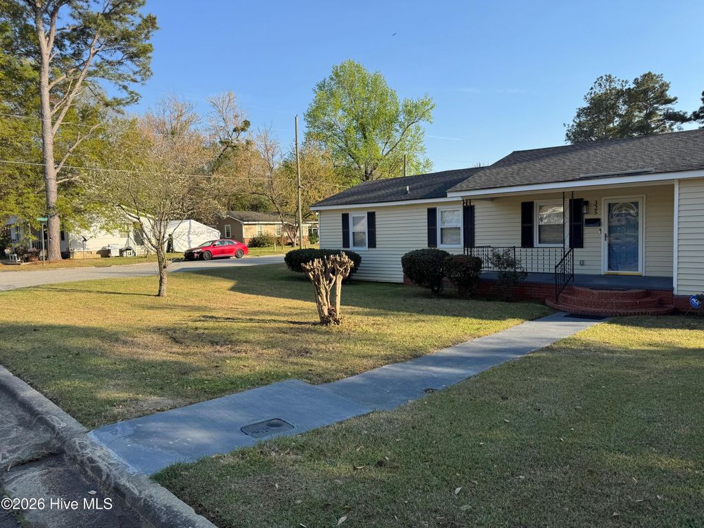 Photo of 325 Tuskeegee Drive, Laurinburg, NC 28352 (MLS # 100564657)