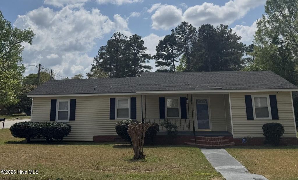 Photo of 325 Tuskeegee Drive, Laurinburg, NC 28352 (MLS # 100564657)