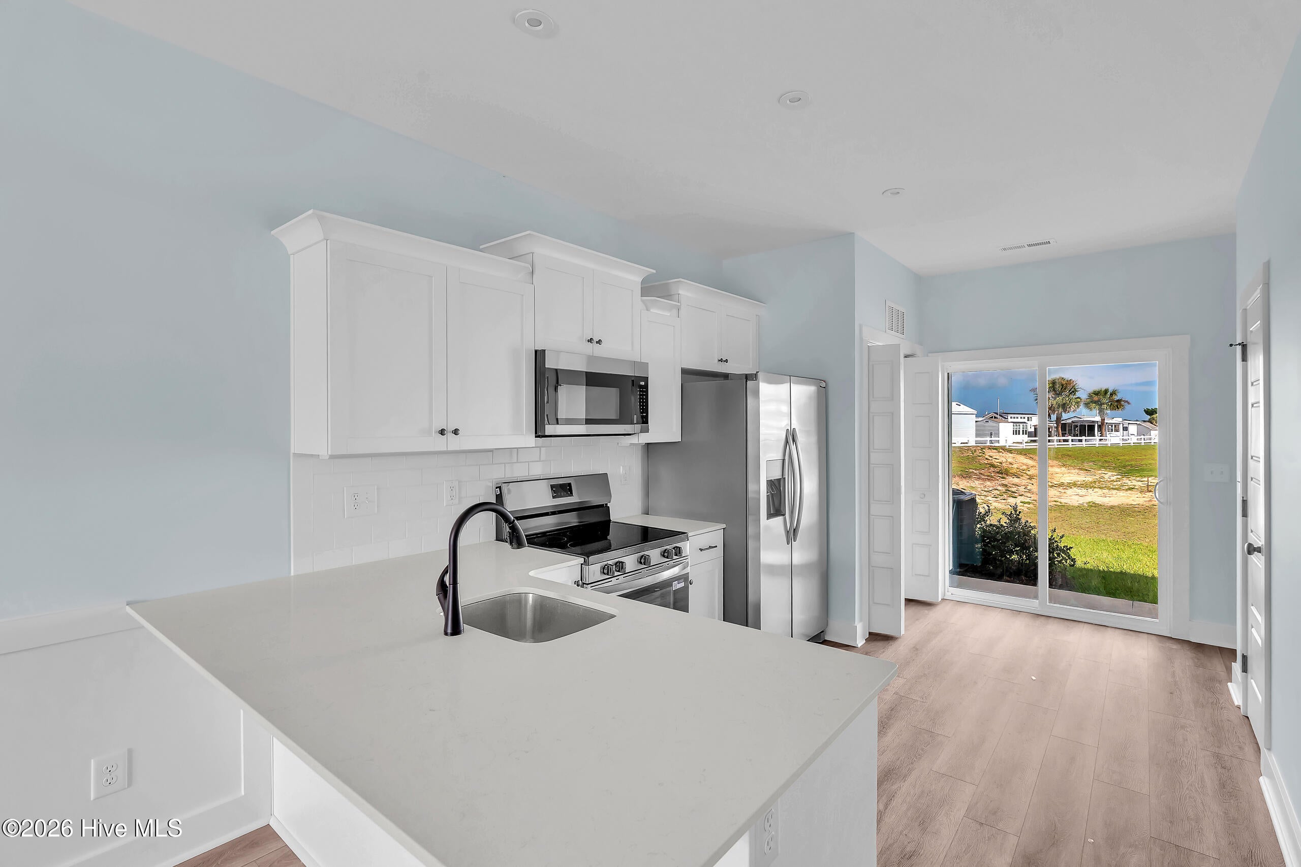650 Cedar Point Boulevard H3
