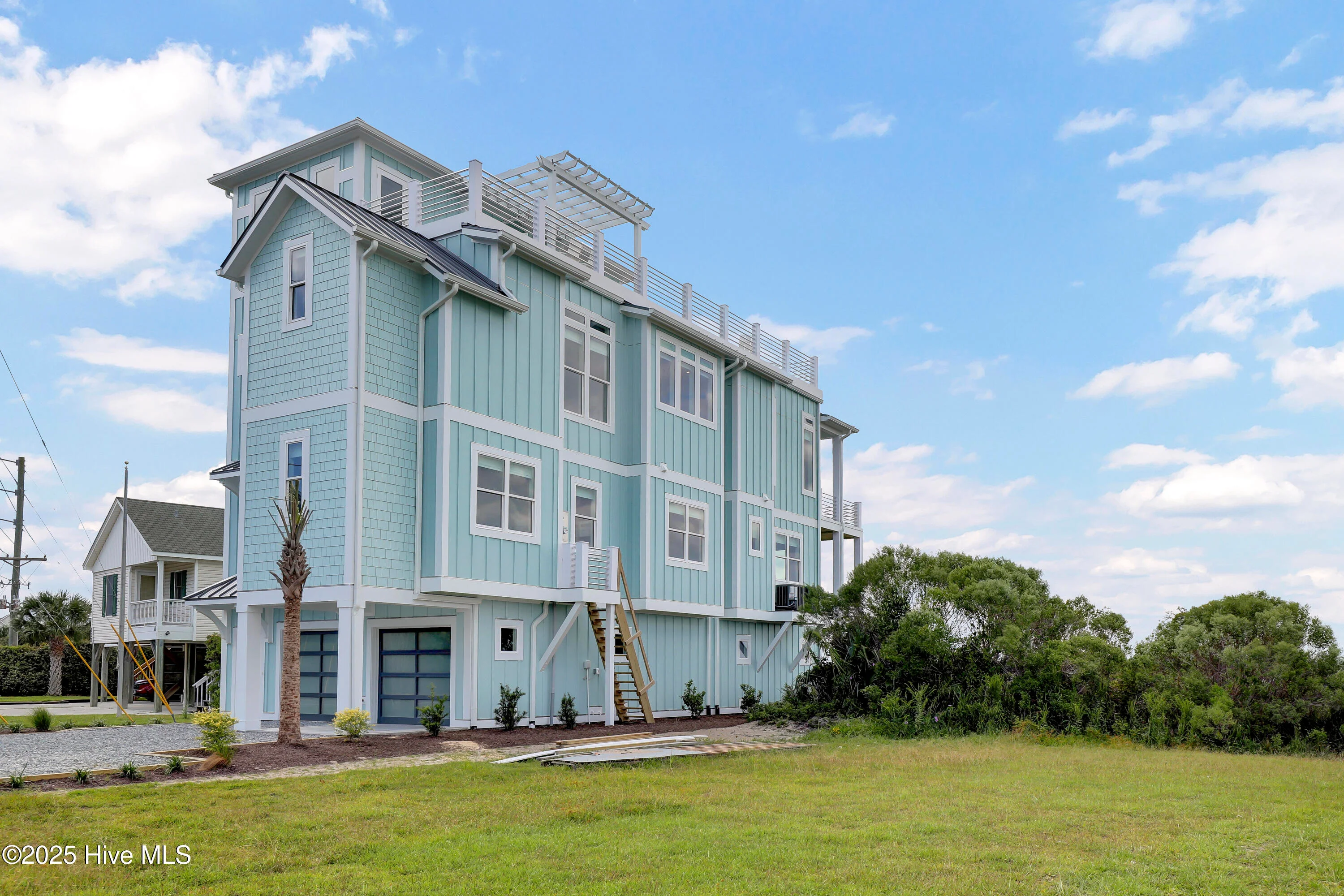 825 S Topsail Drive