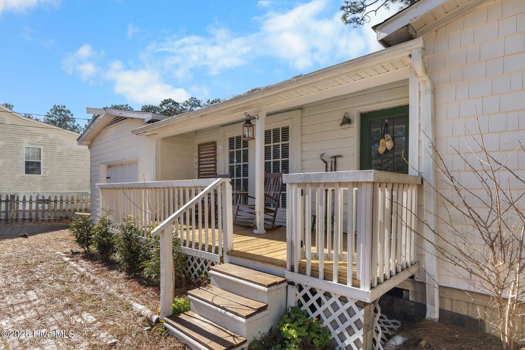 Photo of 731 Edgewood Road, Southport, NC 28461 (MLS # 100555038)