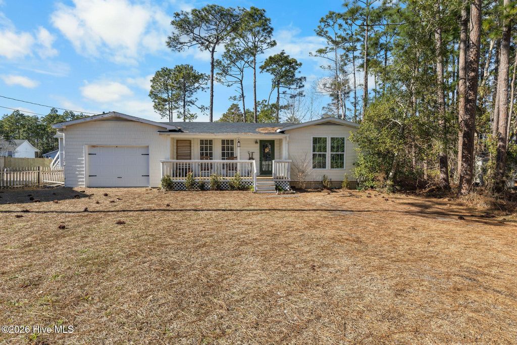 Photo of 731 Edgewood Road, Southport, NC 28461 (MLS # 100555038)