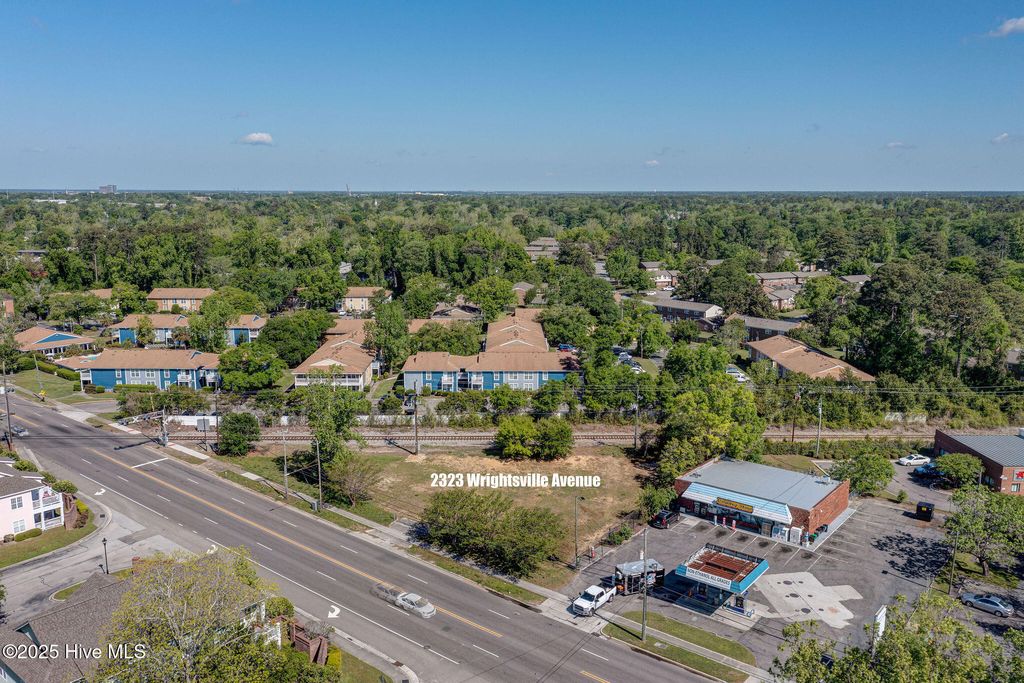 Photo of 2323 Wrightsville Avenue, Wilmington, NC 28403 (MLS # 100545028)