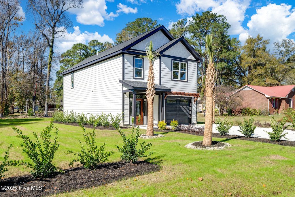 Photo of 134 Currie Street, Wallace, NC 28466 (MLS # 100558245)