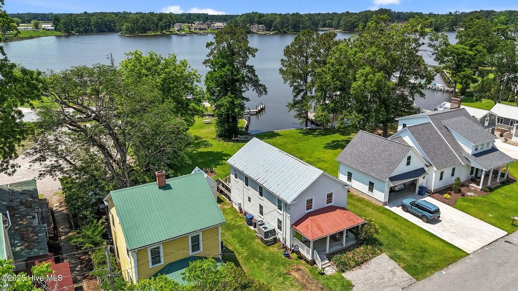 Photo of 105 N Main Street, Bath, NC 27808 (MLS # 100507967)