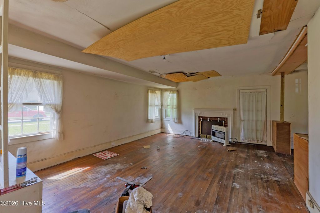 Photo of 221 E Main Street, Rose Hill, NC 28458 (MLS # 100565728)