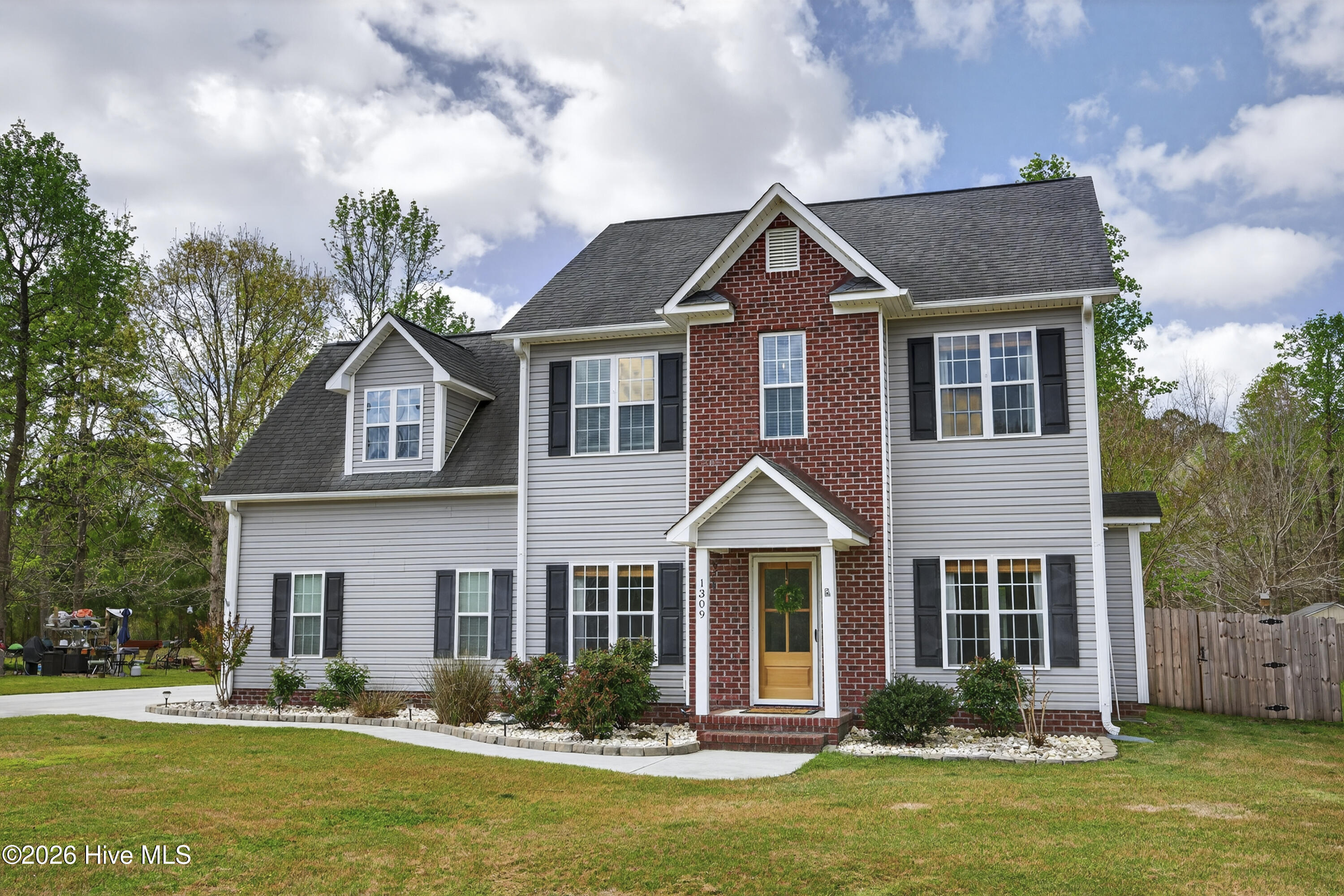 1309 N Stage Coach Trail