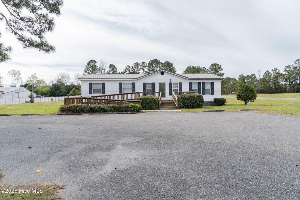 Photo of 904 Jefferson Street, Whiteville, NC 28472 (MLS # 100561014)