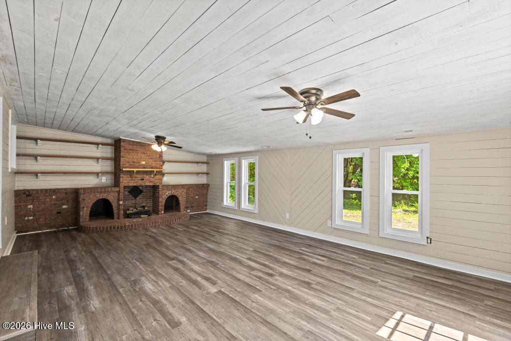2113 N Parker Road