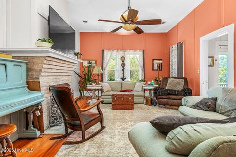 Homes For Sale - 512 W Nash Street<br/> Spring Hope, NC 27882