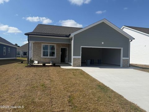 Homes For Sale - 1024 Seven Iron Drive<br/> Ayden, NC 28513