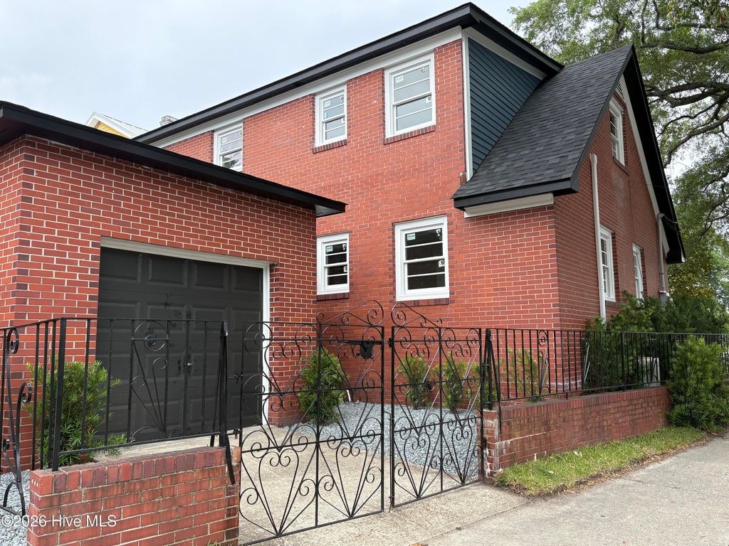 Photo of 722 Red Cross Street, Wilmington, NC 28401 (MLS # 100575458)
