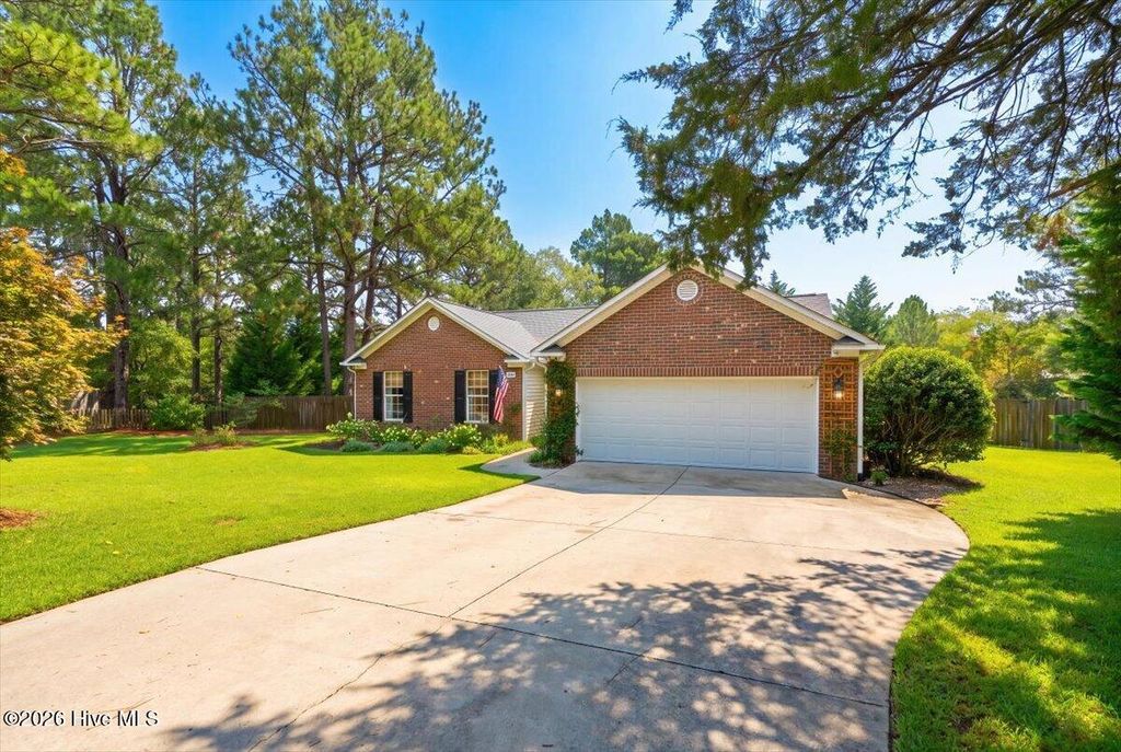Photo of 140 Crimson Court, Carthage, NC 28327 (MLS # 100591638)